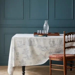 Tischdecke aus Baumwolle und Viskose im Toile-de-Jouy-Esprit