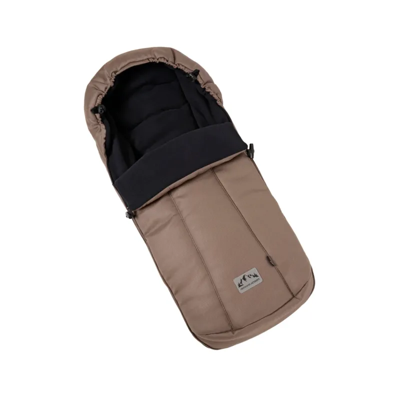 Two Select Fußsack 600 / Toffee mit weichem Fleece Innenfutter. Liegeansicht schräg von oben.