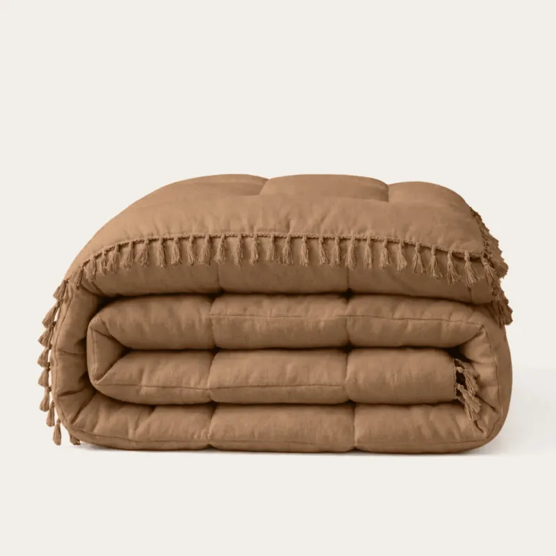 HappyBed Dekbed Ibiza Hazelnut met speelse franjes voor het hele jaar gebruik in bohemian stijl