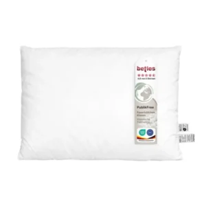 beties PublikFree Polyesterflocken Füllkissen 25x35 cm – weißes Füllkissen Kinderkissen mit etikett, klassischer veganer Polyesterflocken-Füllung, Bezug aus weißem Baumwollstoff, freigestellt auf weißem Hintergrund